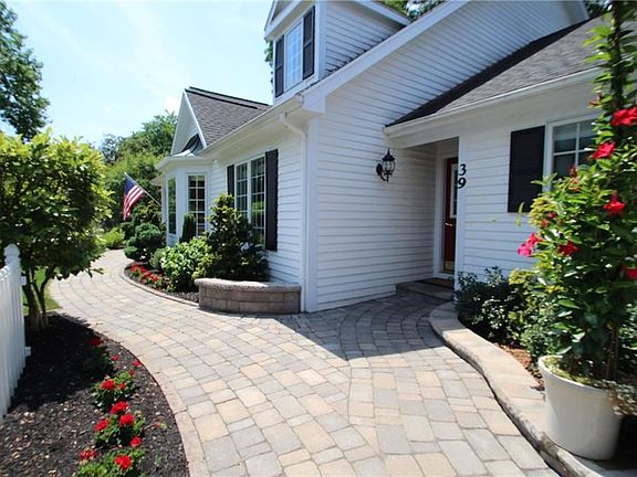 2nd image of 39 Mc Coord Woods Dr