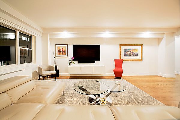 1st image of 100 W 57th St APT 16I