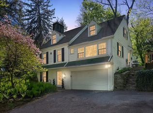 950 Chelten Hills Dr, Wyncote, PA 19095