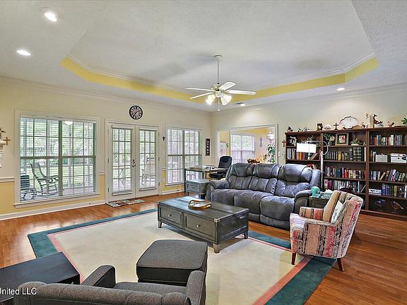 4th image of 507 Willow Court Dr