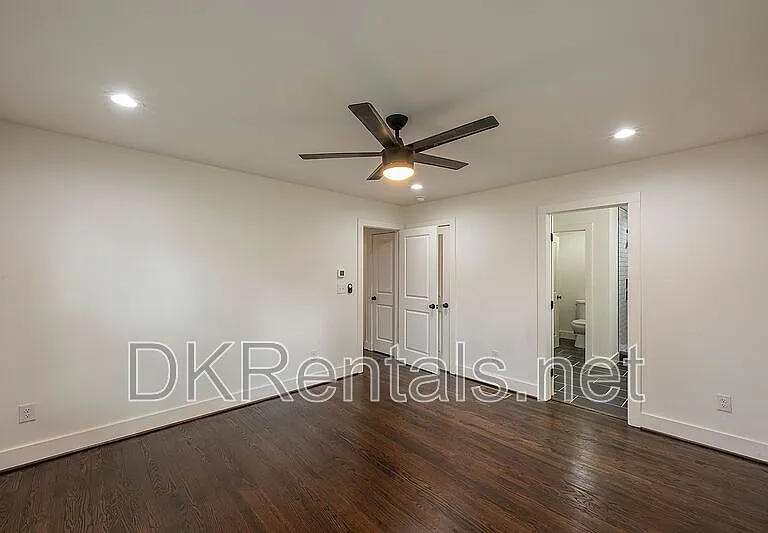737 Helen St NW — Photo 17