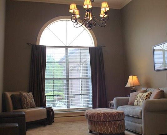 Formal Dining / Sitting Area