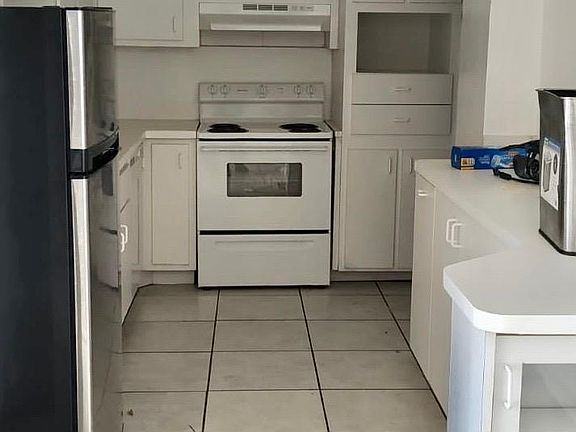 3rd image of 353 W 47th St #3