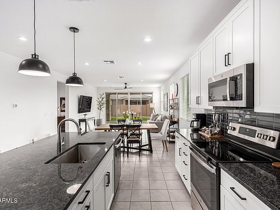 5th image of 1211 E JAHNS Drive