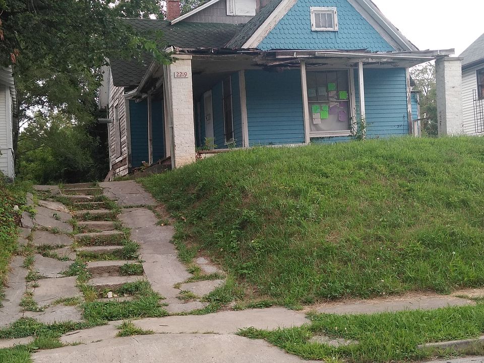 1st image of 2219 Wood Ave