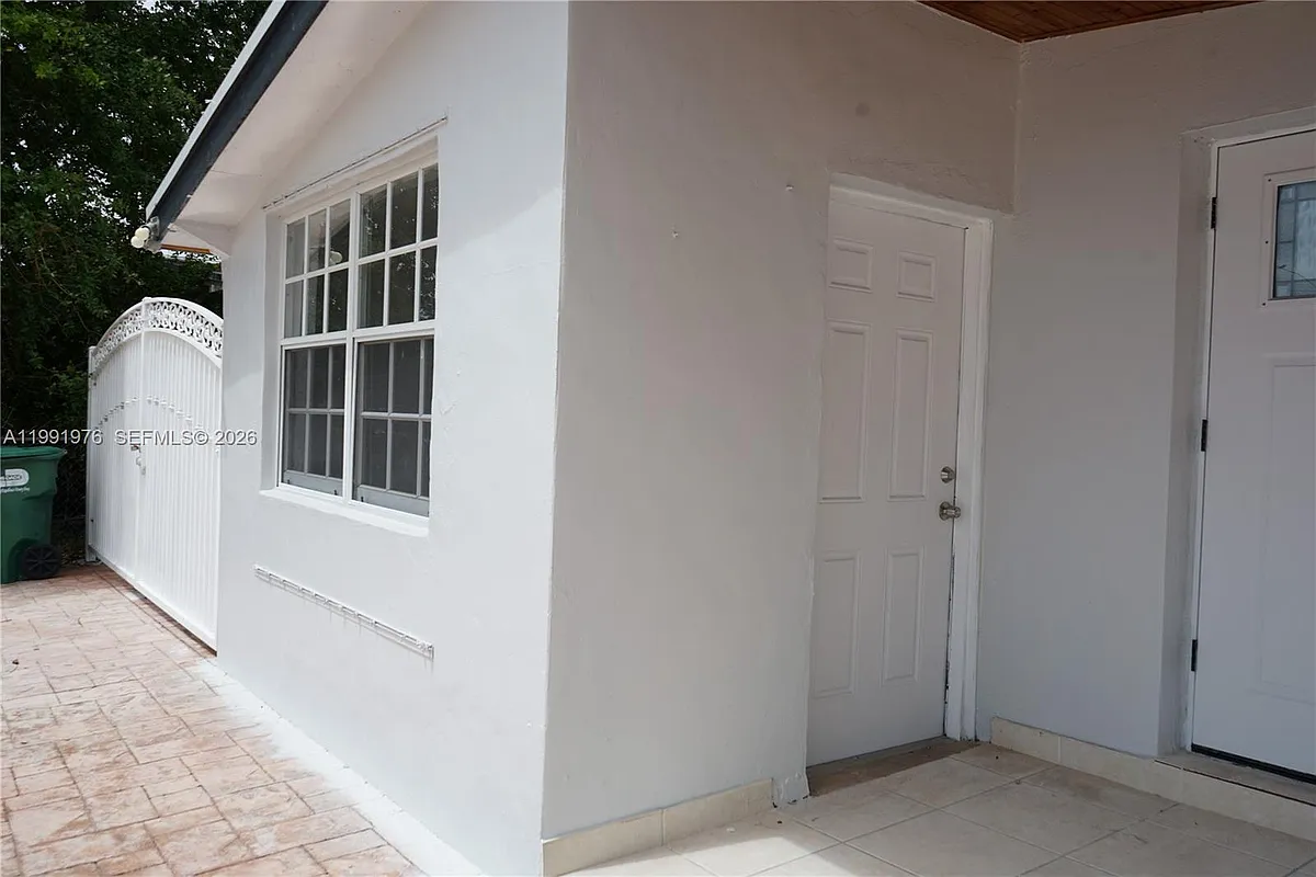 Building Photo - 12455 SW 185th Ter #1