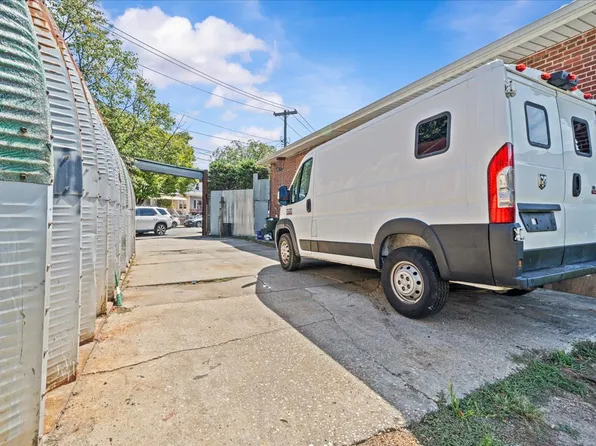 1344 East 64th Street image 13 of 27