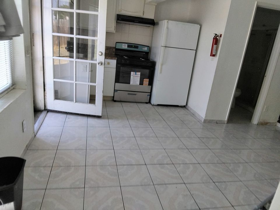 1st image of 3235 K St #1