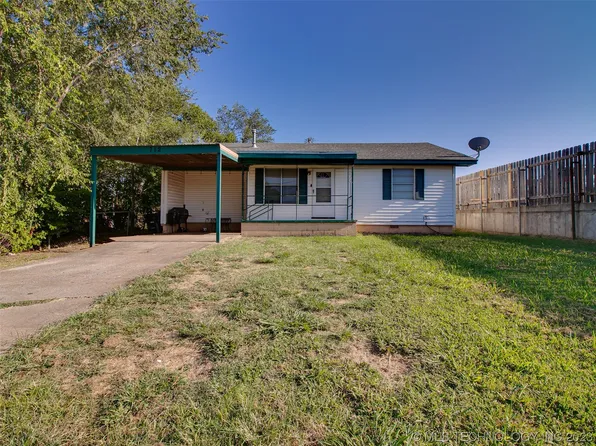 712 W 7th St, Stroud, OK 74079