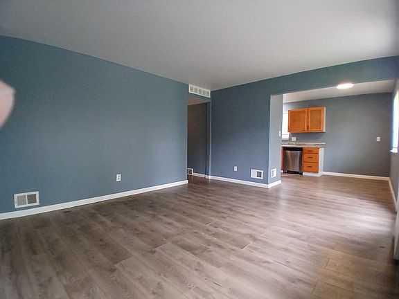 2nd image of 25722 Carlysle St