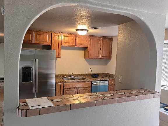 5th image of 510 W Santa Paula St