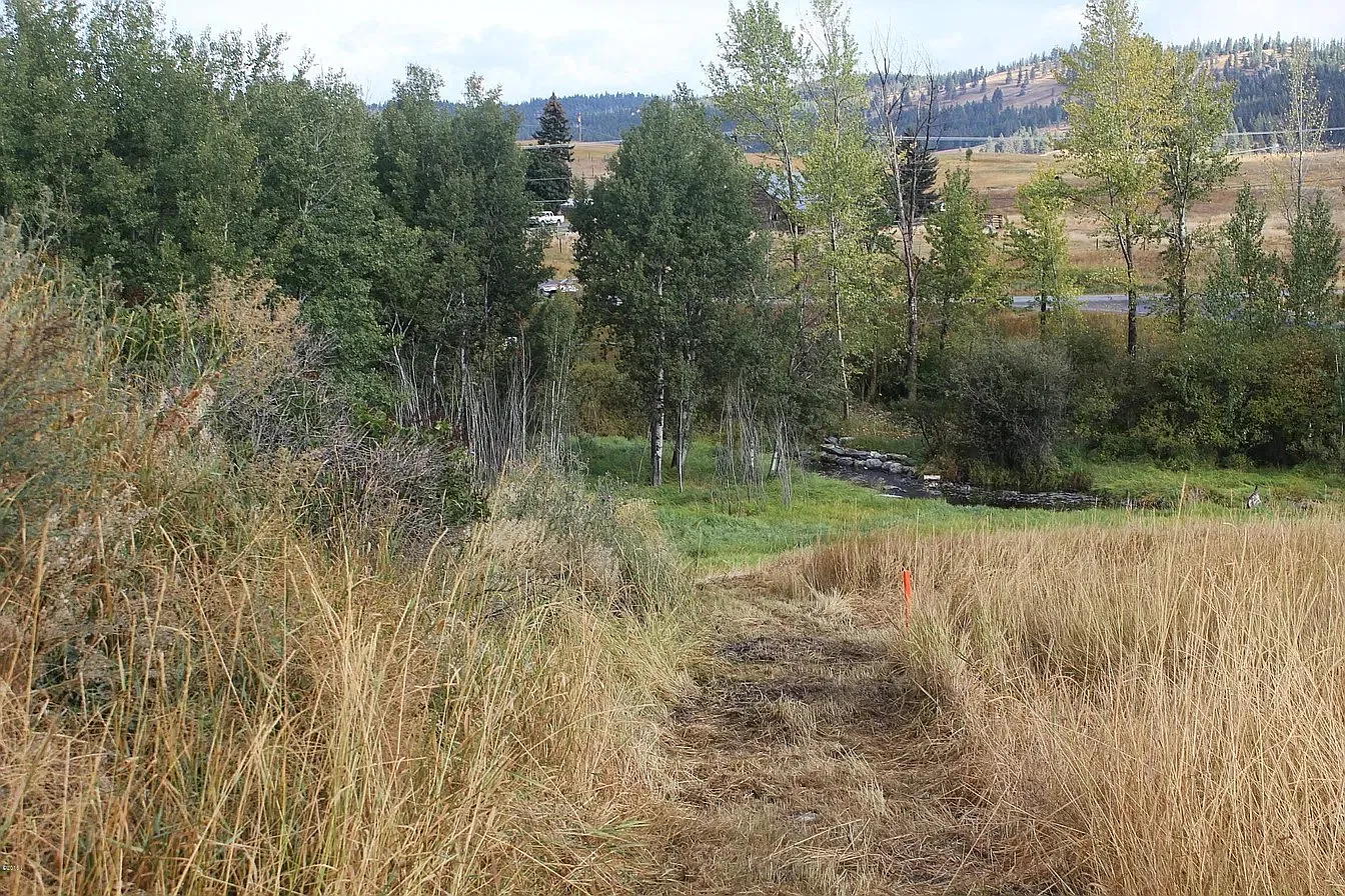 Beautiful 3-Bedroom, 2-Bathroom Home West of Town — Photo 3