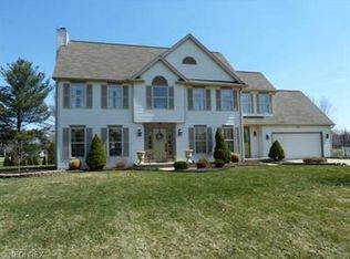 509 Treeside Ln, Avon Lake, OH 44012