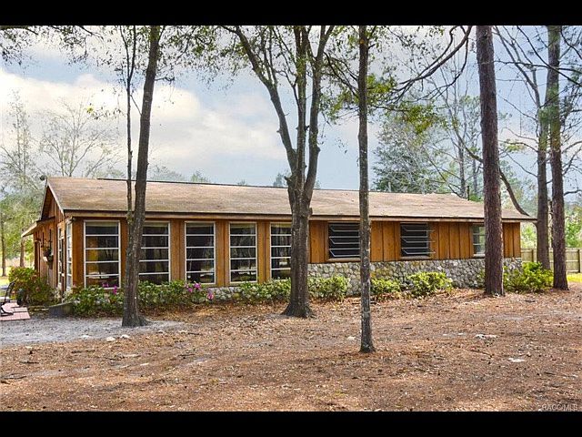 1st image of 3697 N Holiday Dr