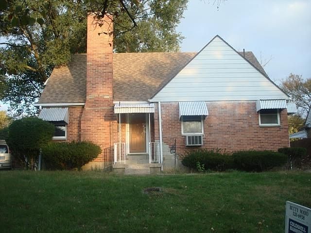 2nd image of 1654 Newton Ave
