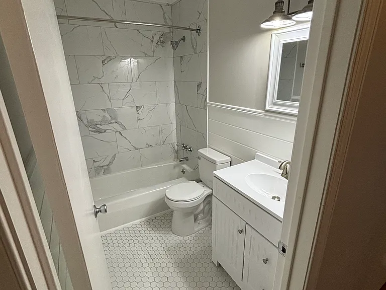 2422 Barracks Pl #3 — Photo 35