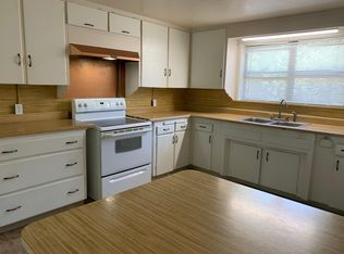 1537 Cloverlawn Dr, Grants Pass, OR