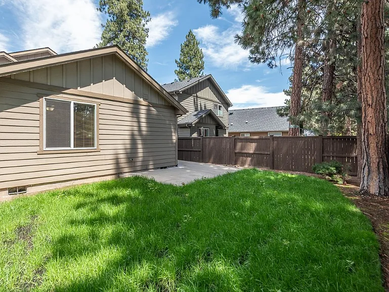 61150 Snowbrush Dr — Photo 3