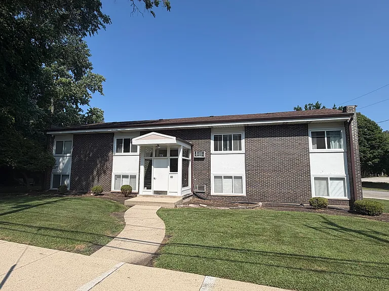 440 Lorraine St #2S — Photo 1