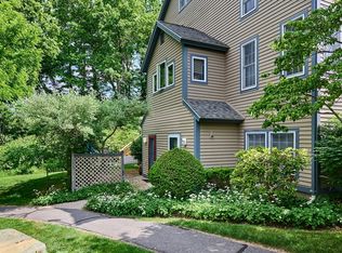 Amity Place, Amherst, MA 01002