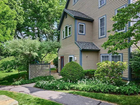 57 Amity Pl Unit 57, Amherst, MA 01002