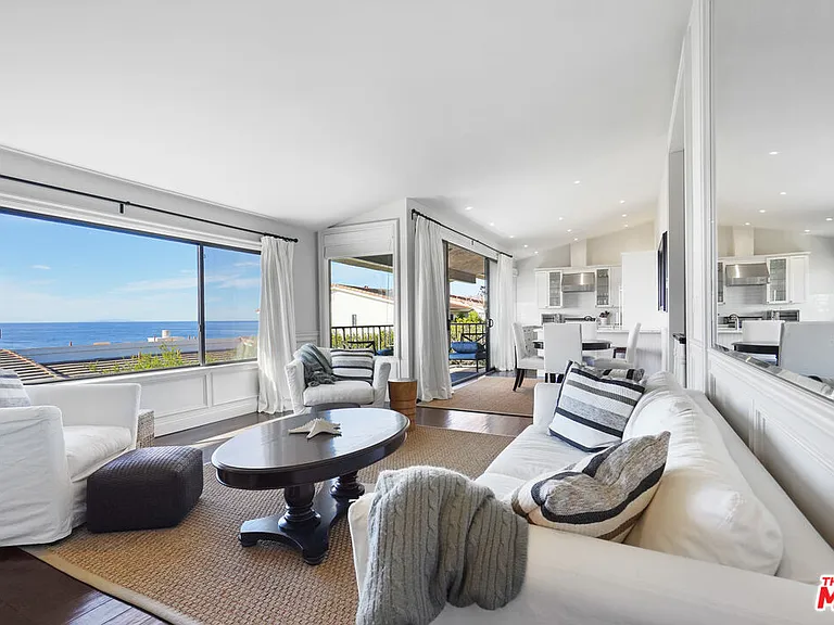 6787 Las Olas Way — Photo 1