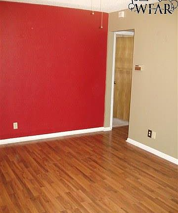 2nd image of 2903 Featherston Ave