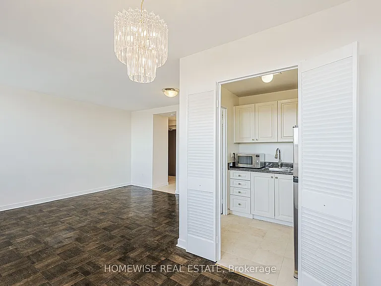 485 Kingston Rd #902 — Photo 1