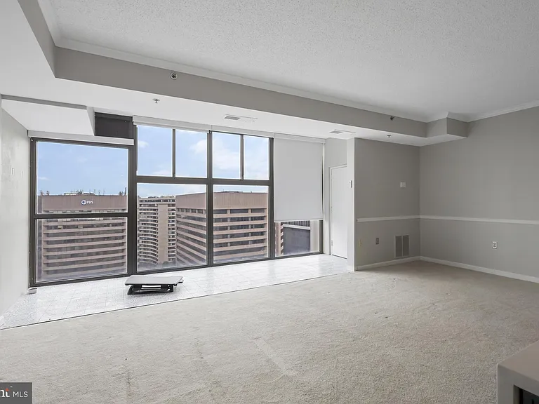 1211 S Eads St #1704 — Photo 10