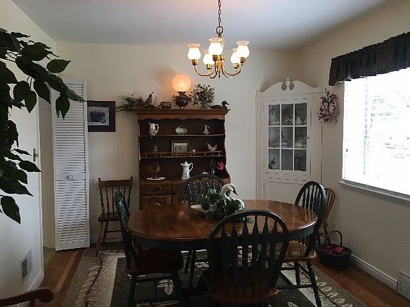 5th image of 27 Todd Ave