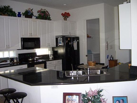 5th image of 336 NW Sheffield Cir