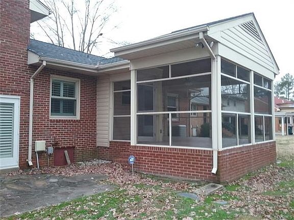 3rd image of 1618 Littleton Blvd