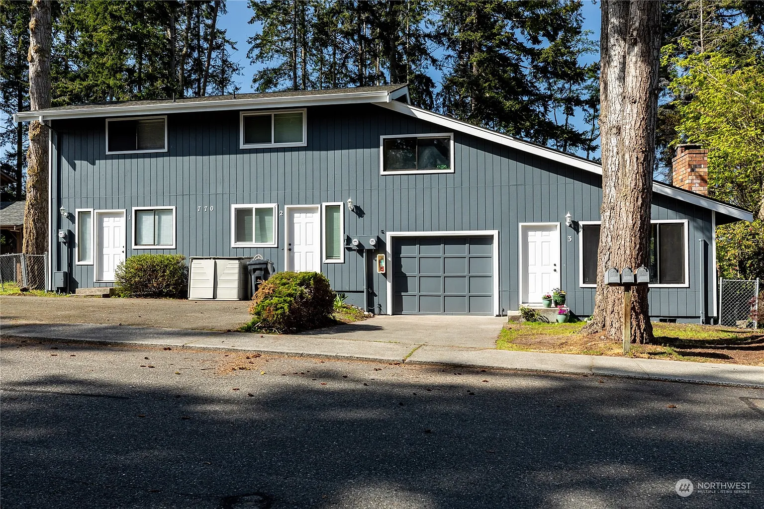 770 SW Harrier Circle photo 1
