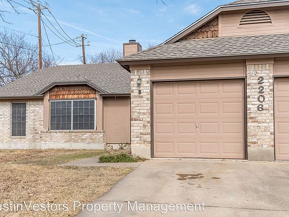5th image of 2206B Cedar Bend Dr