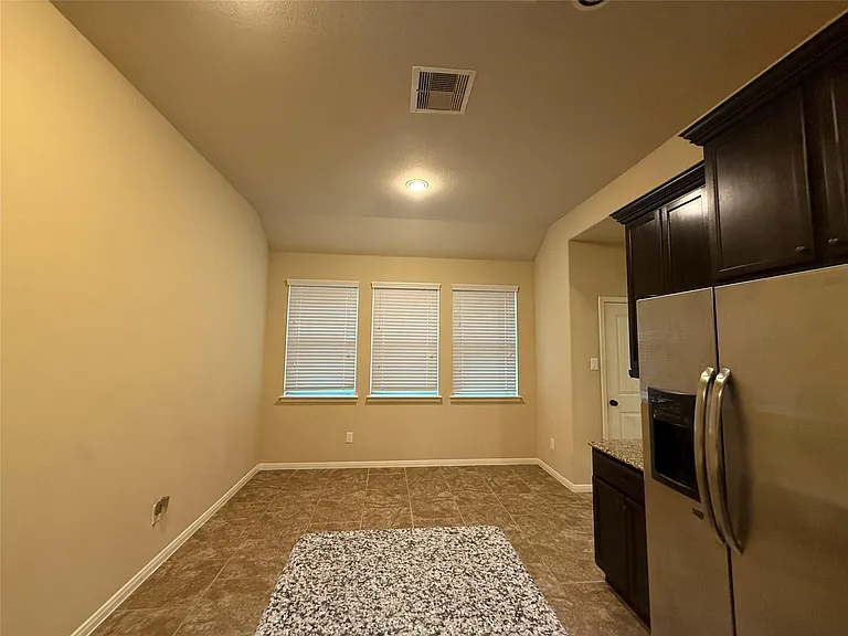 24311 Piazza Dr — Photo 11
