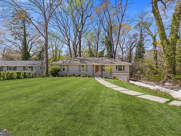 2nd image of 2779 Horse Shoe Dr