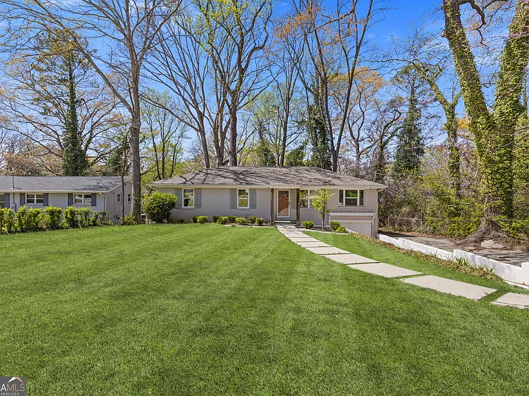 2779 Horse Shoe Dr — Photo 2