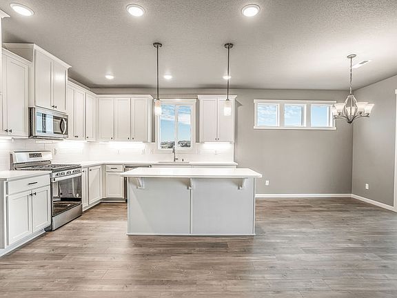 2nd image of 7943 Cardinal Peak St