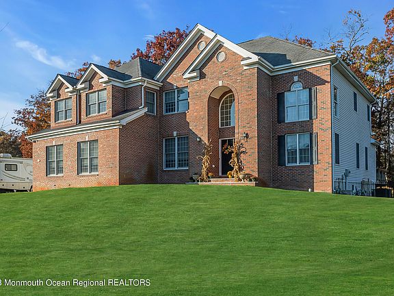 3rd image of 16 Lakeside Drive