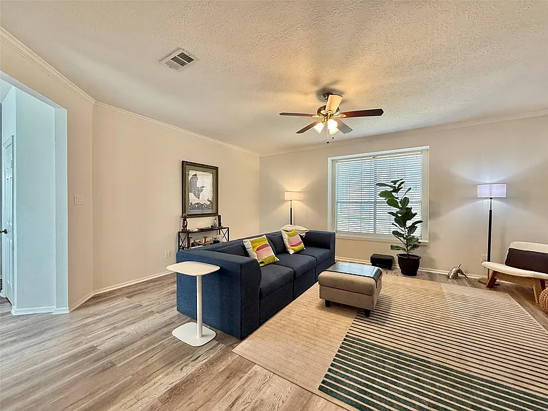 2 Twin Feather Pl — Photo 13