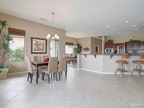 4th image of 17006 W Villagio Dr