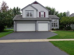 1405 Mayfair Ln, Grayslake, IL 60030