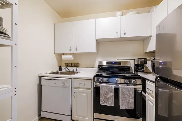 Rented by Bank Neary | media 4