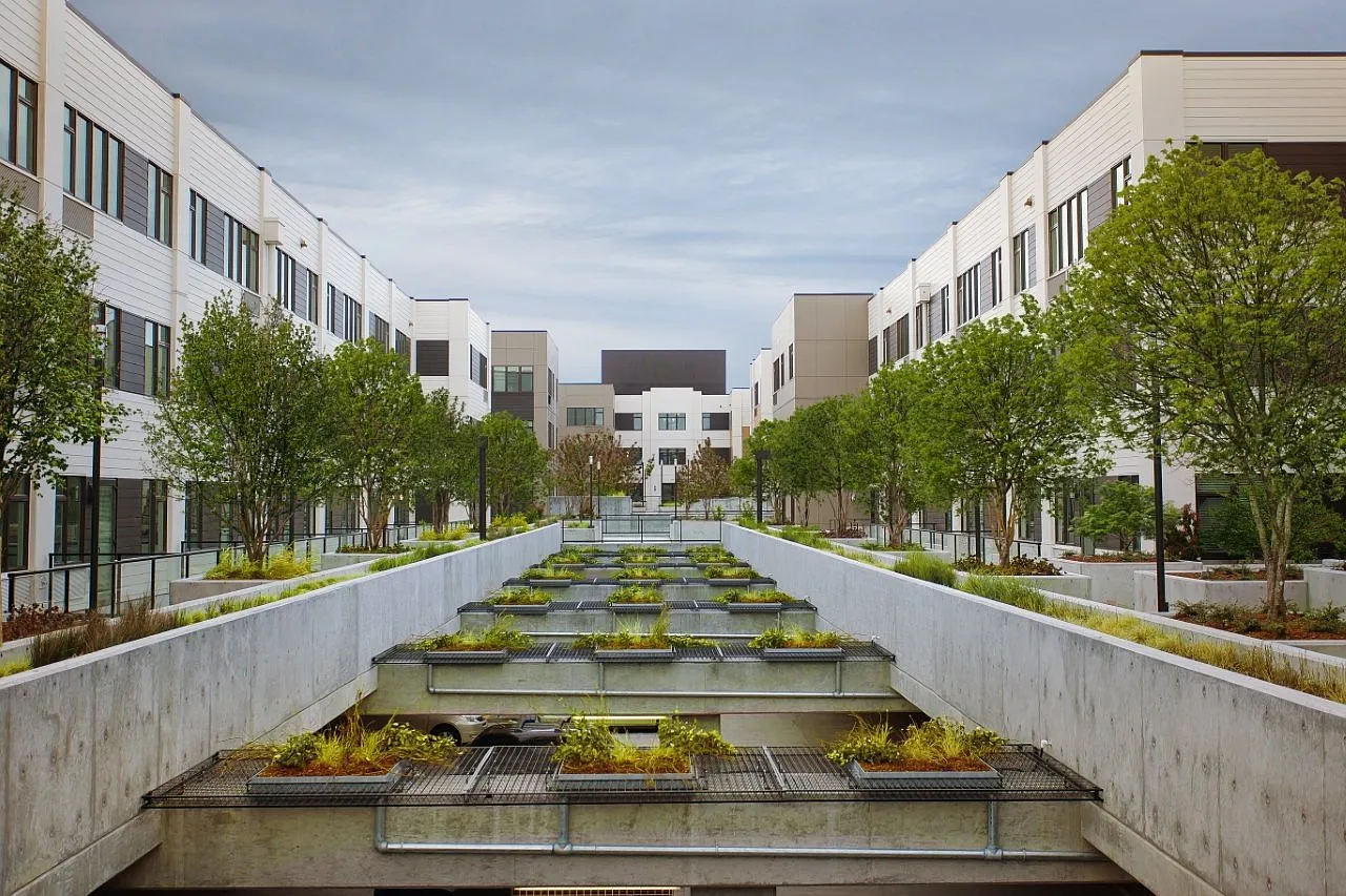 Grant Park Village — Photo 4