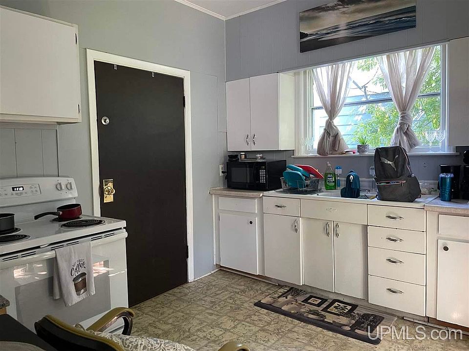 1812 Longyear Ave, Marquette, MI 49855 Zillow
