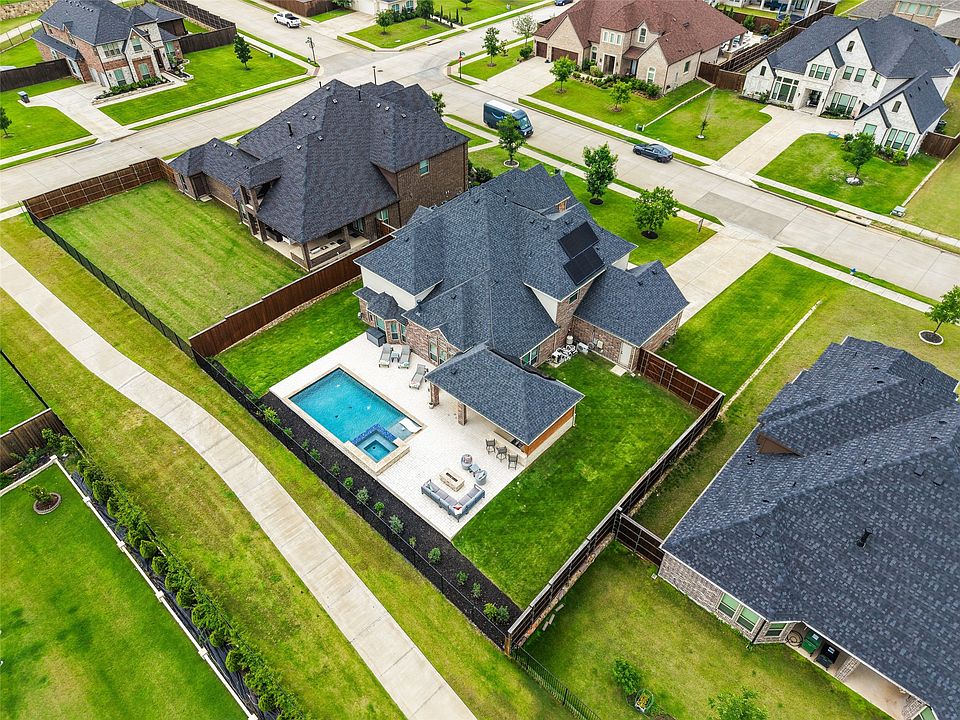 1st image of 701 Featherstone Ln