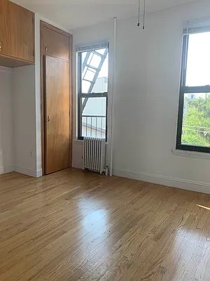 Rented by Nooklyn NYC LLC | media 18
