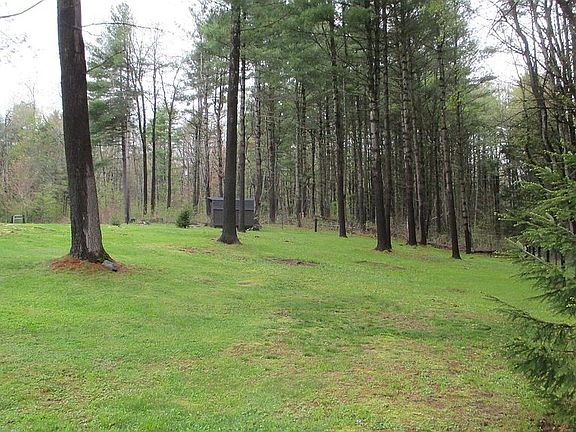 3rd image of 385 Lyon Rd