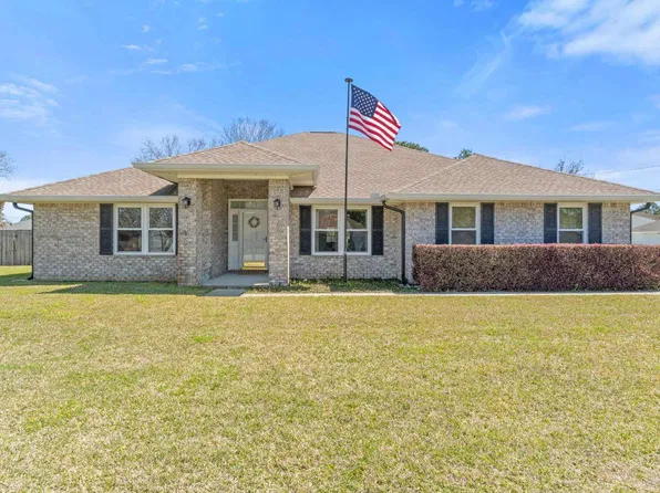 2114 Cheshire Ct, Navarre, FL 32566