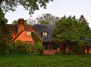 9 Coolidge Rd, West Hartford, CT 06117